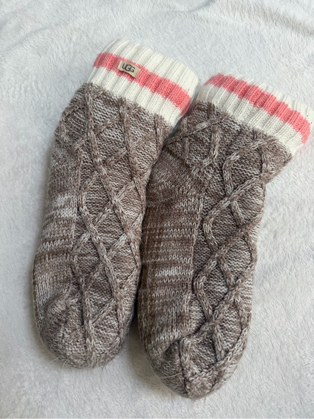 UGG Cable Knit Slipper Socks Fleece Lined Gripper Sole Taupe Pink Women’s 7-8.5
